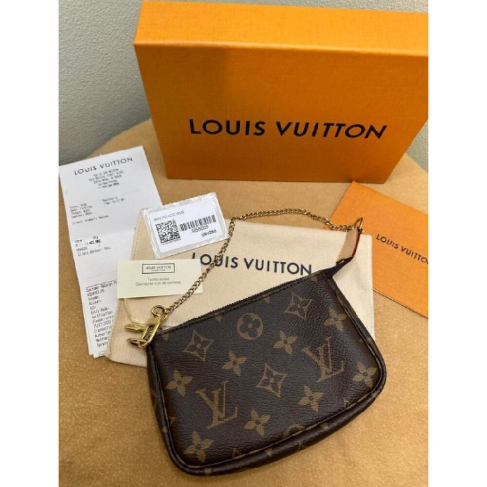 LV Monogram Mini Pochette